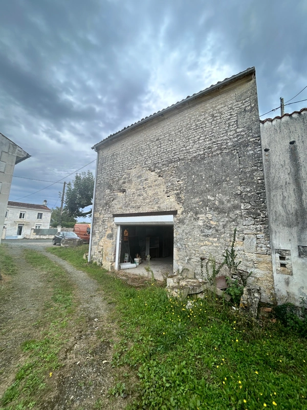 Garage à vendre AUMAGNE (17)