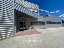 Murs, local d'activité et bureaux à vendre LE SOLER (66) - 792 m² environ, possibilité grand appartement à l'étage
