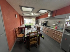 Maison centre-ville st jean d'Angély, 250m², très grandes dépendances, garage parking