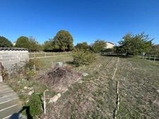 Terrain centre-ville de  SAINT JEAN D'ANGELY (17)