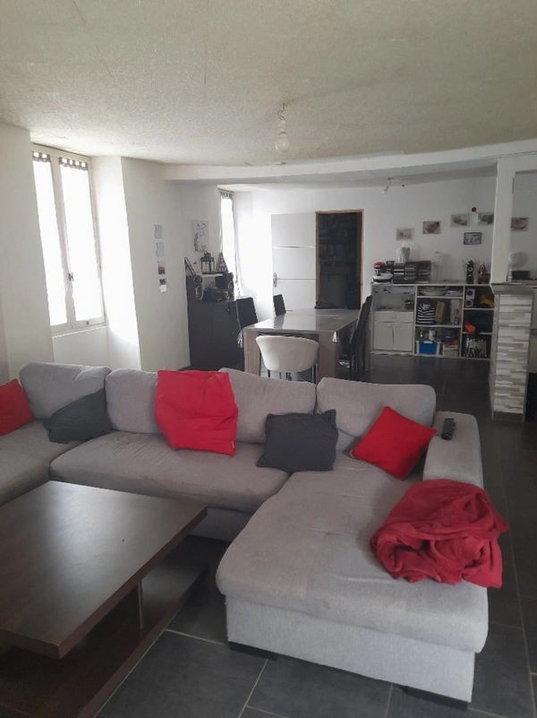 À vendre proche de SEZANNE, maison de 5 pièces avec une dépendance et son jardin