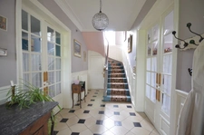 CHÂTEAU THIERRY (02) à vendre belle maison bourgeoise et son jardin joliment agencé.