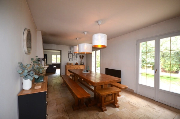 CHÂTEAU THIERRY (02) à vendre maison de 248 m² avec piscine et dépendances