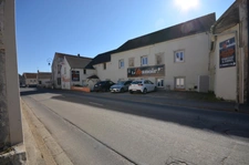 Proche de CHATEAU THIERRY, à vendre ensemble immobilier, ancien bar restaurant.