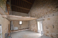 Proche de MONTMIRAIL (51) à vendre Maison en pierre de 5 pièces avec belles dépendances