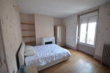 Proche de LA FERTE SOUS JOUARRE (77) à vendre maison de 7 pièces avec local commercial