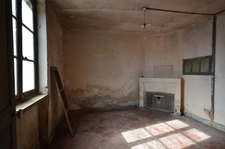 CHÂTEAU THIERRY (02) Maison à vendre de 5 pièces à rénover entièrement avec des dépendances. INVESTISSEURS