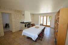 Proche de CHATILLON SUR MARNE (51) à vendre Belle maison en pierre rénovée avec dépendance 