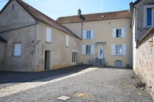 CHATEAU THIERRY (02) à vendre Maison ancienne de 5 pièces avec un atelier, une cave et un terrain de 726 m2