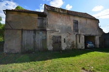 CHÂTEAU THIERRY (02) Maison à vendre de 5 pièces à rénover entièrement avec des dépendances. INVESTISSEURS
