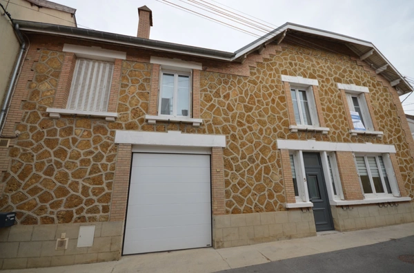 À 10 min d’Epernay (51) à vendre ancienne maison de vigneron entierrement rénovée 
