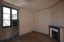 CHÂTEAU THIERRY (02) Maison à vendre de 5 pièces à rénover entièrement avec des dépendances. INVESTISSEURS
