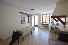 Proche de CHATILLON SUR MARNE (51) à vendre Belle maison en pierre rénovée avec dépendance 