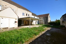 Proche de CHATEAU THIERRY, à vendre ensemble immobilier, ancien bar restaurant.