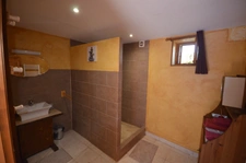 Proche de CHATILLON SUR MARNE (51) à vendre Belle maison en pierre rénovée avec dépendance 