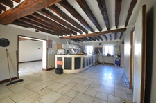 Proche de CHATEAU THIERRY, à vendre ensemble immobilier, ancien bar restaurant.