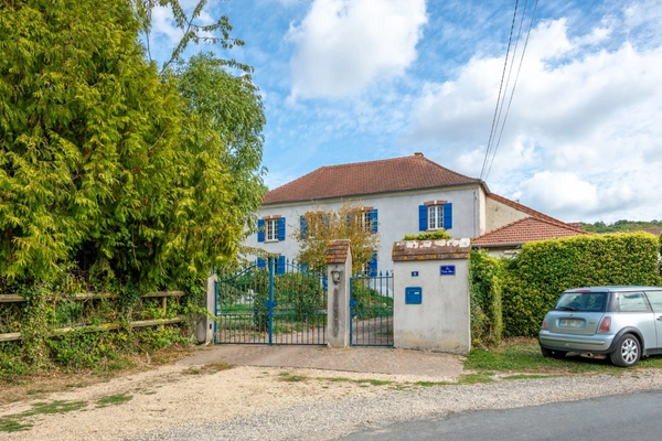 FESTIGNY (51) à vendre maison bourgeoise de 9 pièces 