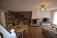 CHATEAU THIERRY (02) à vendre Maison en pierre de 4 pièces avec une dépendance.