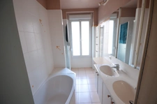 Proche de LA FERTE SOUS JOUARRE (77) à vendre maison de 7 pièces avec local commercial