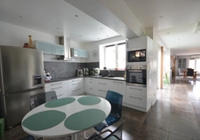 DORMANS (51), à vendre, très belle maison en pierre de 170 m² et sa dépendance