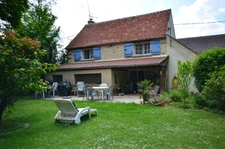 Provins 77,  à vendre jolie Maison en pierres de 5 pièces avec beau jardin