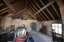 Proche de CHATEAU THIERRY, à vendre ensemble immobilier, ancien bar restaurant.