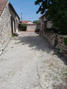 Proche de CHATILLON SUR MARNE (51) à vendre Belle maison en pierre rénovée avec dépendance 