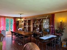 Propriété de 2 maisons indépendantes sur terrain de 7904m²