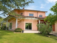 Maison 6 pièces de 229m² sur 2432m² de terrain