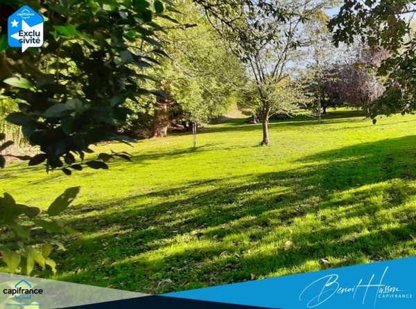Terrain constructible de 1389 m² - Hors lotissement