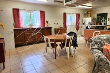 Propriété de 2 maisons indépendantes sur terrain de 7904m²