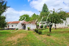 Propriété de 2 maisons indépendantes sur terrain de 7904m²