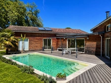 Timber frame house of 165m² on 5804m² of wooded land