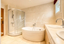 Maison familiale – 188m² – 5 chambres – jardin de plus de 3800m² 