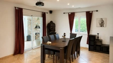 Single-storey 6-room house of 154m²