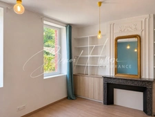 Charming village house (221m² on a 778m² plot with garage and large jacuzzi)