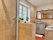 Elegant 7-room (T7) bourgeois house of 174m² on a 362m² plot with garage