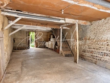 Maison de ville de 130m² avec cour, garage et dépendance 