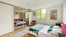 RARE IN BOUSCAT: ART DECO VILLA 220M², POOL, GARAGE & PARKING