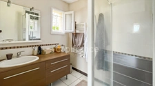 Dpt Gironde (33), à vendre SAINT-MEDARD EN JALLES, Maison 6 pièces de 170m² environ sur Jardin de 700m²