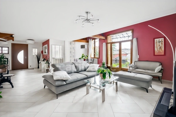 Bègles : Maison familiale en pierre, 5 chambres, jardin et carport