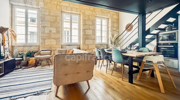 BORDEAUX SAINT-SEURIN – Splendide duplex en pierre de 80 m² (88 m² au sol) – 3 chambres / 3 salles d'eau