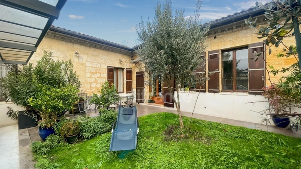 Bègles : Maison familiale en pierre, 5 chambres, jardin et carport