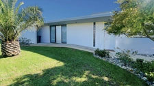 Dpt Gironde (33), à vendre LE HAILLAN, Maison d'architecte 7 pièces de 220m² sur jardin de 1860m² avec piscine