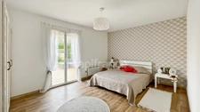 Dpt Gironde (33), à vendre SAINT-MEDARD EN JALLES, Maison 6 pièces de 170m² environ sur Jardin de 700m²