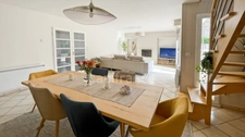 Dpt Gironde (33), à vendre SAINT-MEDARD EN JALLES, Maison 6 pièces de 170m² environ sur Jardin de 700m²