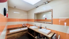 Dpt Gironde (33), à vendre LE HAILLAN, Maison d'architecte 7 pièces de 220m² sur jardin de 1860m² avec piscine