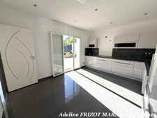 MAISON GENILAC - PLAIN PIED - 4 CHAMBRES - TERRAIN 567 - GARAGE - LUMINOSITE - CALME - ACCES LYON/SAINT ETIENNE - GARE 