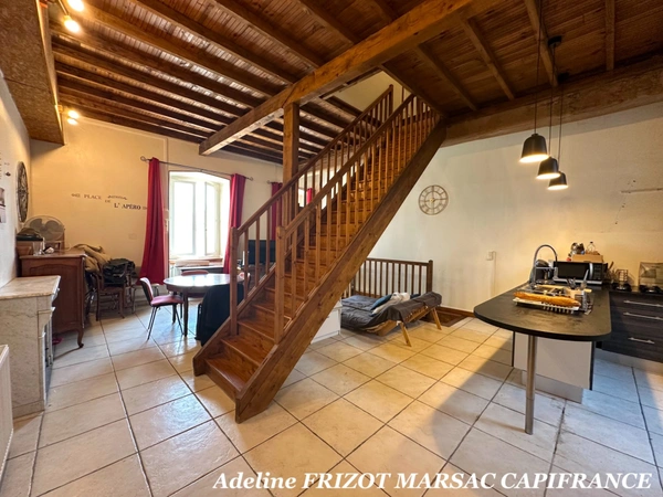 IMMEUBLE CHAZELLE SUR LYON - 1 APPARTEMENT - 1 LOCAL COMMERCIAL - 