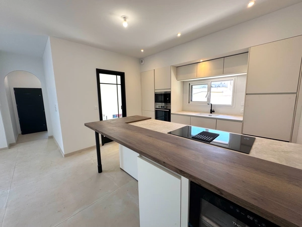 MAISON DE 2025 (RE2020)- MODERNE - RARE -3 CHAMBRES - 1 BUREAU - VUE MONT BLANC - VUE DEGAGEE - TERRAIN 830M